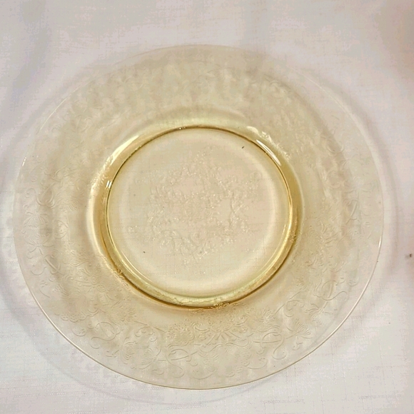 Vintage Other - Yellow Depression Glass Plate Florentine